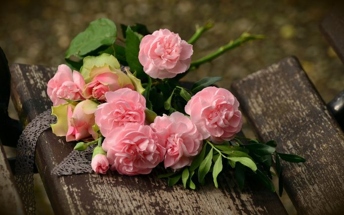bouquet-1463562_1280