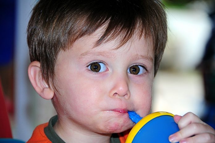 child-beverage-102283_1280