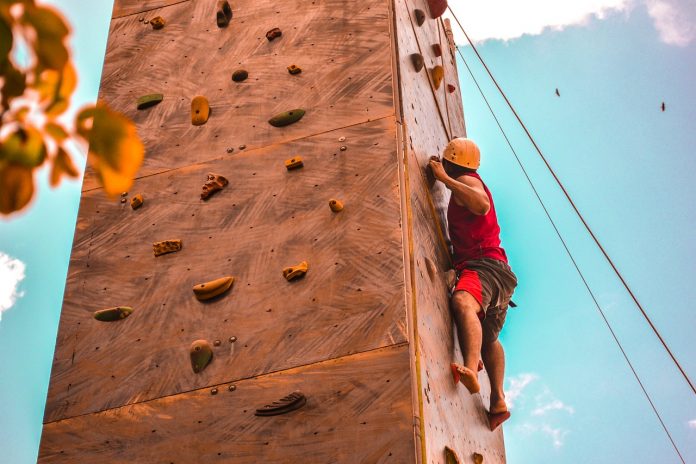 climbing-1139016_1280