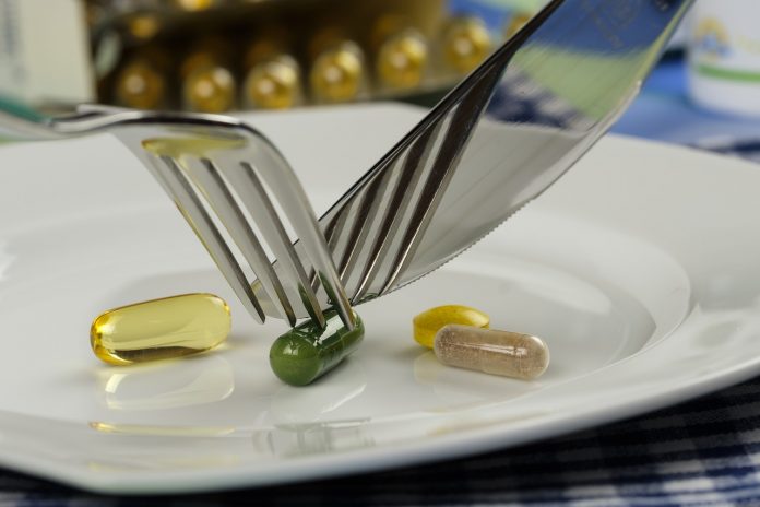 supplements-3114364_1280