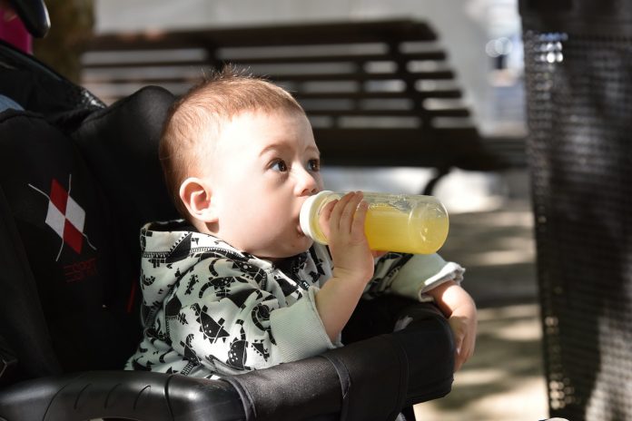 baby-bottle-1662261_1280